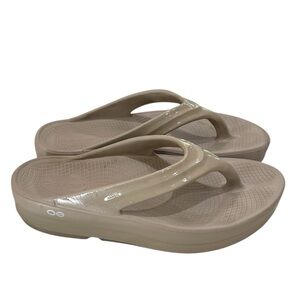 Oofos Recovery Thong Platform Sandals Women’s  SZ 10 Nomad Beige